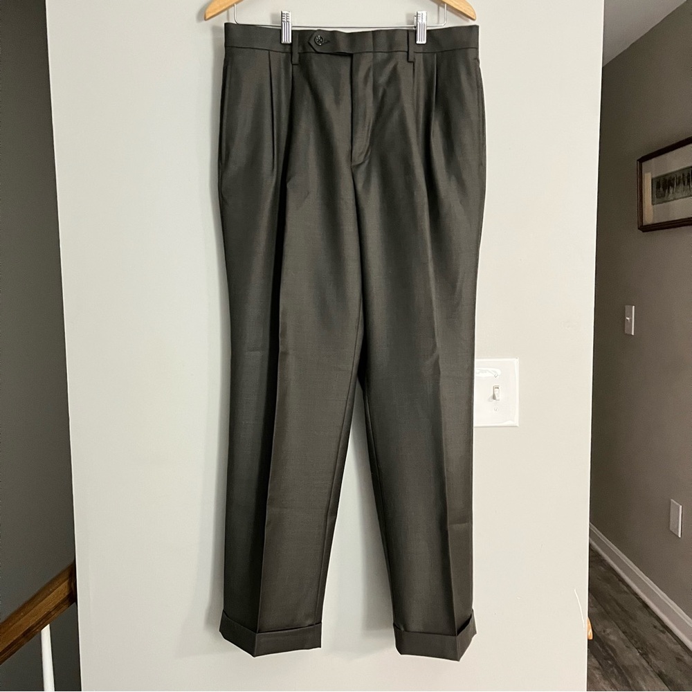 Nautica 33x30 Dark Grey, 100% Wool, Dress Pants, Pleated, Cuffed, Slacks, Mint!